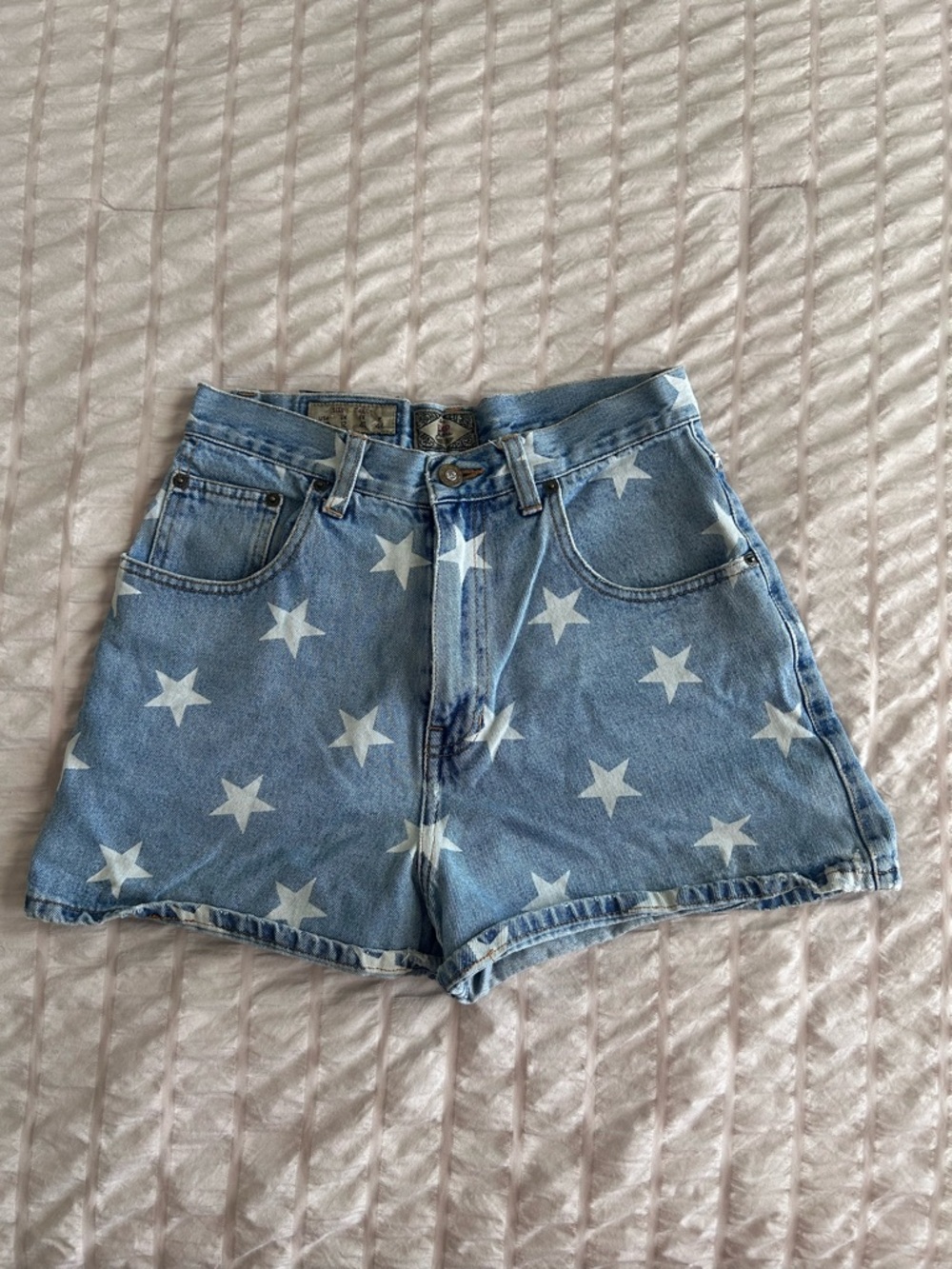 Express High Waisted Light Wash Star Denim Shorts (9/10)
